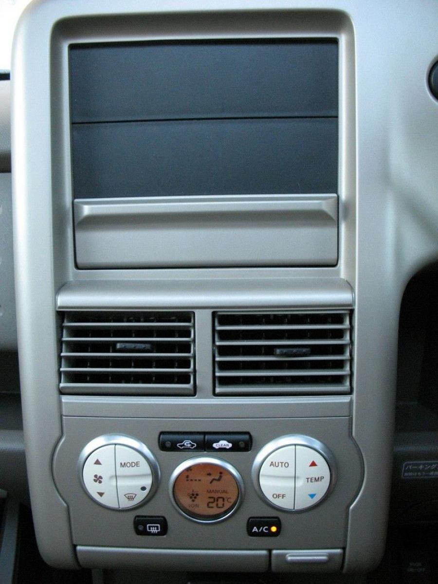 Nissan Cube 2008 года  (фото 39 из 61)